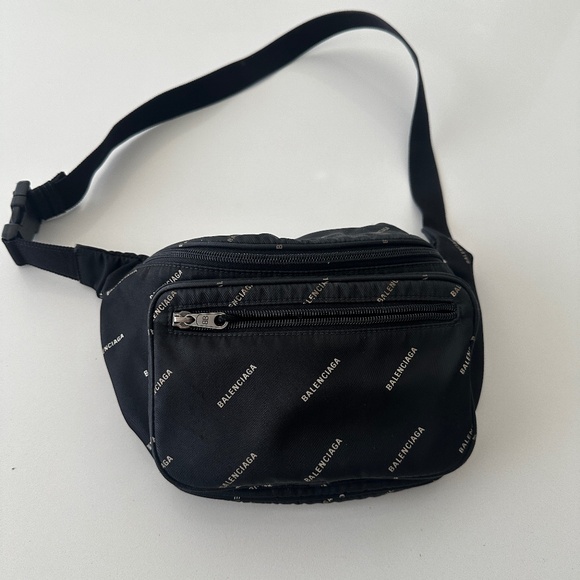 Balenciaga MEN'S EXPLORER BELTPACK IN BLACK with White Logo Nylon - Picture 1 of 9